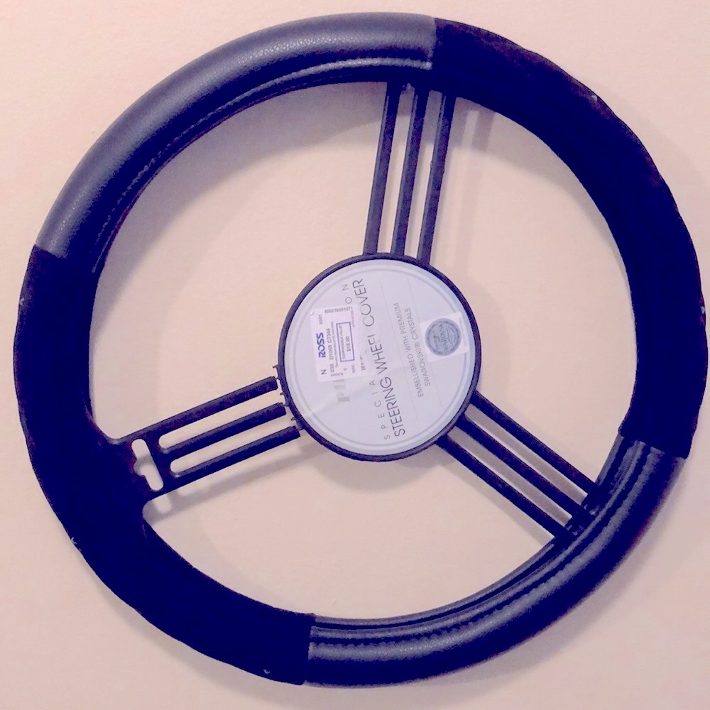 Dazzling Steering wheel cover - Picture 1 of 5